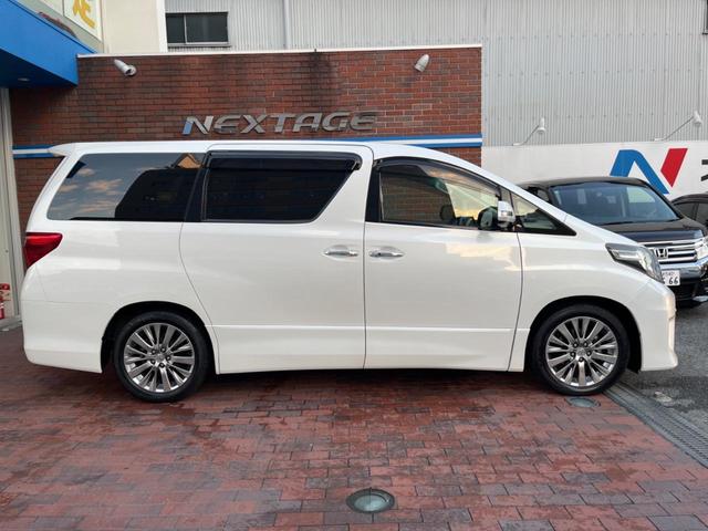 アルファード ２４０Ｓ　サンルーフ　両側電動ドア　後席モニター　バックカメラ　電動リアゲート　ハーフレザーシート　スマートキー　ＬＥＤヘッド　ビルトインＥＴＣ　クルコン　純正１８インチアルミ　オートエアコン　リアエアコン（31枚目）