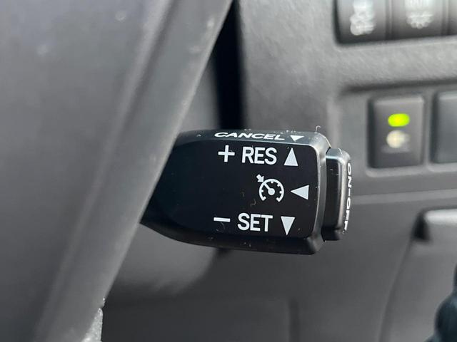 アルファード ２４０Ｓ　サンルーフ　両側電動ドア　後席モニター　バックカメラ　電動リアゲート　ハーフレザーシート　スマートキー　ＬＥＤヘッド　ビルトインＥＴＣ　クルコン　純正１８インチアルミ　オートエアコン　リアエアコン（50枚目）