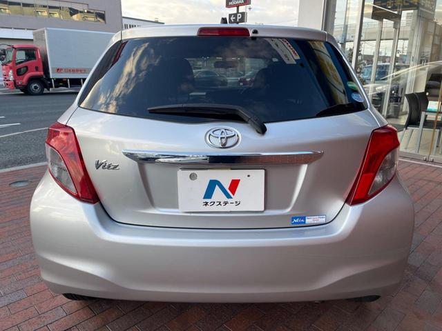 ヴィッツ F スマイルエディション スマートキー ETC 純正 デュアルエアコン Bluetooth フルセグ(16枚目)