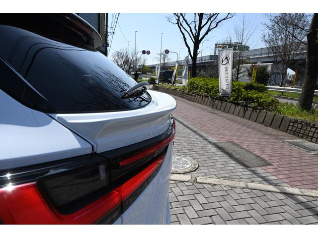 ＮＸ ＮＸ３５０ｈ　Ｆスポーツ　ＺＥＵＳ新車カスタムコンプリート　Ｆ／Ｓ／Ｒエアロ・リアウィング・４本出しマフラー・２２インチＡＷ・サンルーフ・ＰＢＭ・Ｄインナーミラー・ＡＣコンセント・オレンジキャリパー・三眼ＬＥＤ・後席ヒーター（16枚目）