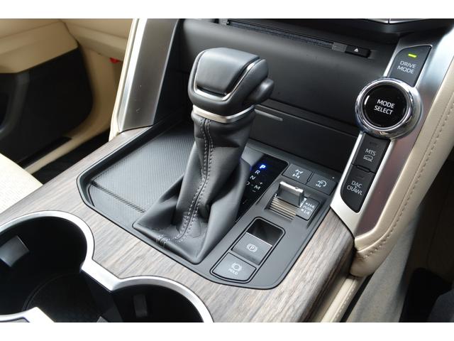 ランドクルーザー ＺＸ　ガソリン　７人乗　ＺＥＵＳカスタム　エアロ（Ｆ・Ｓ・Ｒ・ＦＧ・ＲＧ・ＦＤ・ＯＦ）・２２インチ・４本出しマフラー・ダウンサス・アルパイン製デジタルミラー・ＴコネクトＳＤナビ・ＪＢＬ・リヤエンターシステム・クールＢＯＸ（36枚目）