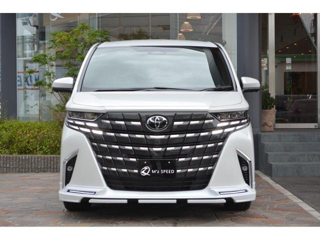 アルファード Ｚ　Ｚ（７名）・ＺＥＵＳコンプリートカー（Ｆ／Ｓ／Ｒ）・ダウンサス・２２インチアルミホイール・左右独立ムーンルーフ＋後席用パワーサイドシェード・デジタルインナーミラー・１３．２型有機ＥＬ後席ディスプレイ（9枚目）