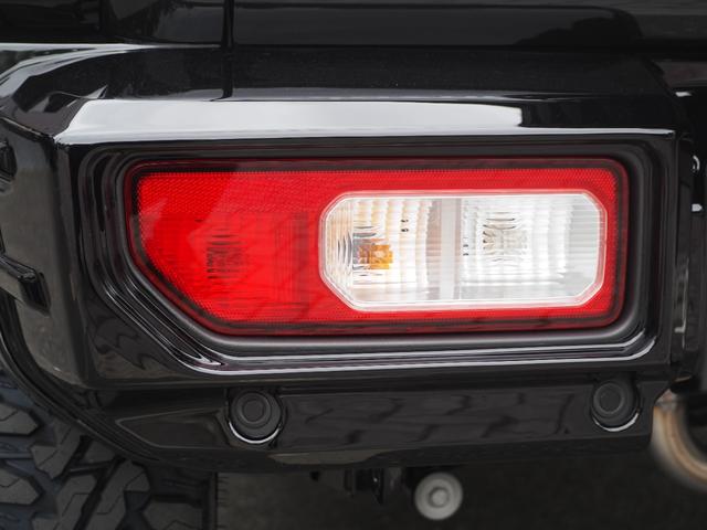 ジムニーノマド FC ZEUS製バンパーカバー・フェンダートリム・ボンネットフード・フロントグリル・ボンネットプロテクター・リアウィング・2本出しマフラー 16インチAW(背面タイヤ付)(17枚目)