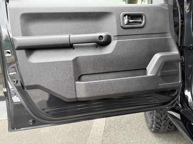 ジムニーノマド FC ZEUS製バンパーカバー・フェンダートリム・ボンネットフード・フロントグリル・ボンネットプロテクター・リアウィング・2本出しマフラー 16インチAW(背面タイヤ付)(35枚目)