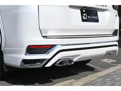 【車両展示も屋内展示だから安心】当社では販売する車両全車を屋内展示（全車ドアロックし自由に車内は見れません）をしており、内外装ともに新車のお車ですので、ご安心ください。 4