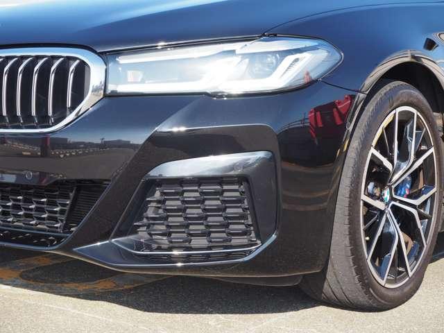 ５シリーズ ５２３ｉツーリング　Ｍスポーツ　ブラックレザーシート　１９インチアルミ　ＬＣＩモデル　パワーシート　全席シートヒーター　ＡＣＣ　ヘッドアップディスプレイ　オートライト　オートトランク　ＬＥＤヘッドライト　ＬＥＤテール　フルセグＴＶ（5枚目）