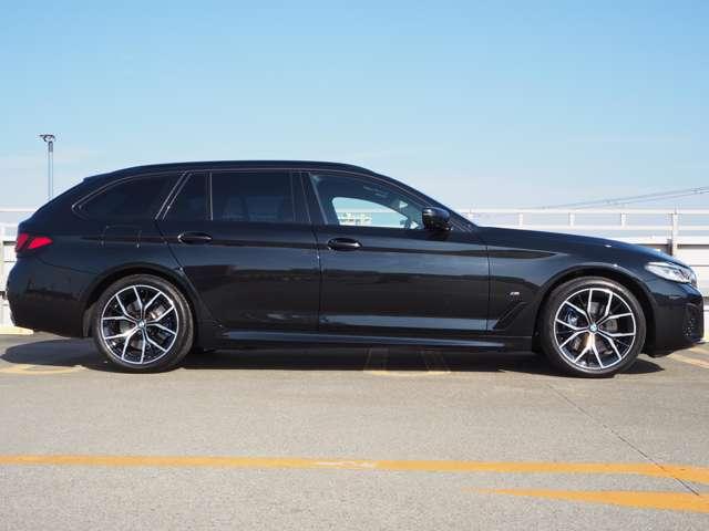 ５シリーズ ５２３ｉツーリング　Ｍスポーツ　ブラックレザーシート　１９インチアルミ　ＬＣＩモデル　パワーシート　全席シートヒーター　ＡＣＣ　ヘッドアップディスプレイ　オートライト　オートトランク　ＬＥＤヘッドライト　ＬＥＤテール　フルセグＴＶ（8枚目）