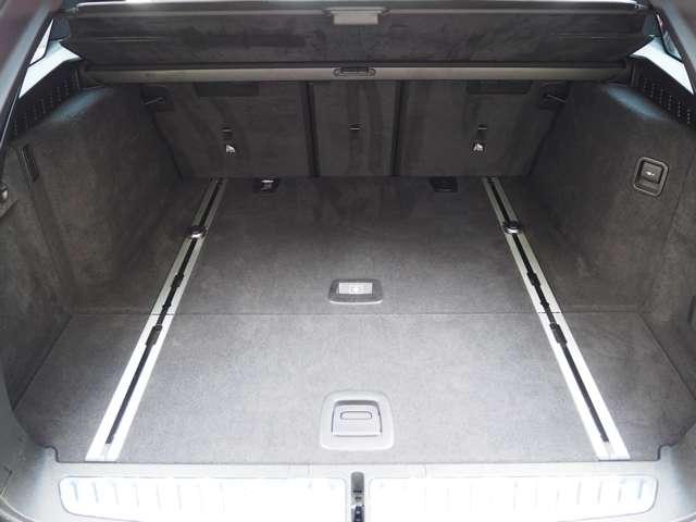 ５シリーズ ５２３ｉツーリング　Ｍスポーツ　ブラックレザーシート　１９インチアルミ　ＬＣＩモデル　パワーシート　全席シートヒーター　ＡＣＣ　ヘッドアップディスプレイ　オートライト　オートトランク　ＬＥＤヘッドライト　ＬＥＤテール　フルセグＴＶ（11枚目）