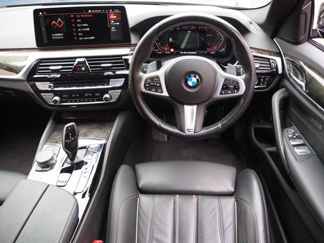 ５シリーズ ５２３ｉツーリング　Ｍスポーツ　ブラックレザーシート　１９インチアルミ　ＬＣＩモデル　パワーシート　全席シートヒーター　ＡＣＣ　ヘッドアップディスプレイ　オートライト　オートトランク　ＬＥＤヘッドライト　ＬＥＤテール　フルセグＴＶ（21枚目）