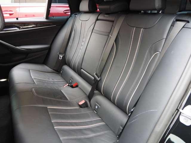 ５シリーズ ５２３ｉツーリング　Ｍスポーツ　ブラックレザーシート　１９インチアルミ　ＬＣＩモデル　パワーシート　全席シートヒーター　ＡＣＣ　ヘッドアップディスプレイ　オートライト　オートトランク　ＬＥＤヘッドライト　ＬＥＤテール　フルセグＴＶ（28枚目）