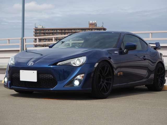 ８６ ＧＴ　ケンウッド　フローティングナビ　フルセグ　リアカメラ　リアスポイラー　１８インチＷＯＲＫアルミホイール　ＫＵＨＬ　ＲＡＣＩＮＧ　スラッシュ４テールマフラーフラップタイプエアロ　リアディフューザー（6枚目）