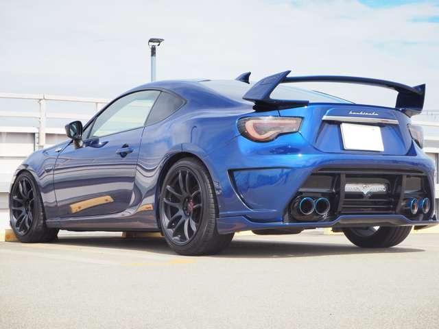 ８６ ＧＴ　ケンウッド　フローティングナビ　フルセグ　リアカメラ　リアスポイラー　１８インチＷＯＲＫアルミホイール　ＫＵＨＬ　ＲＡＣＩＮＧ　スラッシュ４テールマフラーフラップタイプエアロ　リアディフューザー（11枚目）