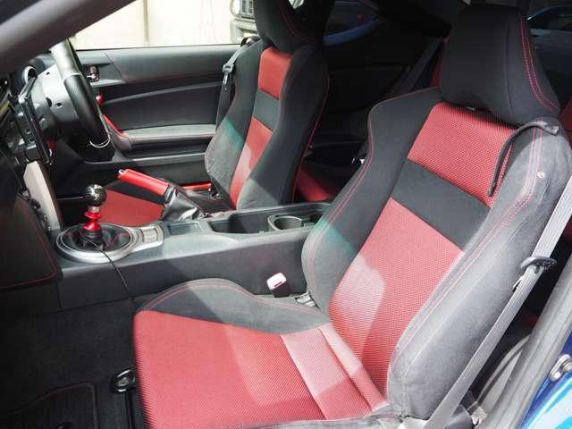 ８６ ＧＴ　ケンウッド　フローティングナビ　フルセグ　リアカメラ　リアスポイラー　１８インチＷＯＲＫアルミホイール　ＫＵＨＬ　ＲＡＣＩＮＧ　スラッシュ４テールマフラーフラップタイプエアロ　リアディフューザー（22枚目）