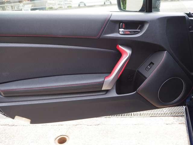 ８６ ＧＴ　ケンウッド　フローティングナビ　フルセグ　リアカメラ　リアスポイラー　１８インチＷＯＲＫアルミホイール　ＫＵＨＬ　ＲＡＣＩＮＧ　スラッシュ４テールマフラーフラップタイプエアロ　リアディフューザー（34枚目）