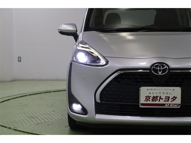 デザイン性の高いヘッドライトは環境に優しく経済的なＬＥＤです。オートハイビーム機能付で、前方の明るさを感知し、自動で切替えてくれるので面倒なヘッドライトの切替えが不要になります。