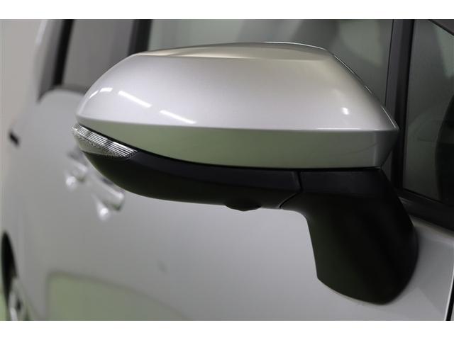 バイカラーでスマートなウインカーミラーです。ウインカーミラーはお洒落なだけでなく、対向車や歩行者からの視認性が良く安全性が向上し、事故防止にもつながります。