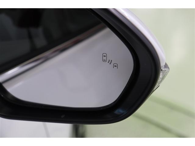 ＢＳＭを装備。さらに、後退時車両検知警報【ＲＣＴＡ】を搭載しています。バックで出庫する際に左右から接近する車両を検知し、ミラーのインジケーターの点滅と警報音で警告して安全確認をサポートしてくれます。