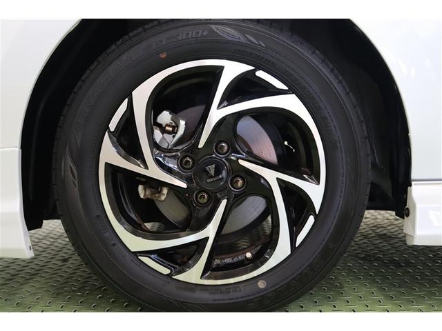 ブラック×ポリッシュでアグレッシブなデザインのモデリスタアルミホイールを装着しています。足元をシャープに引き締めてくれ、しっかりした走りも楽しめますよ。