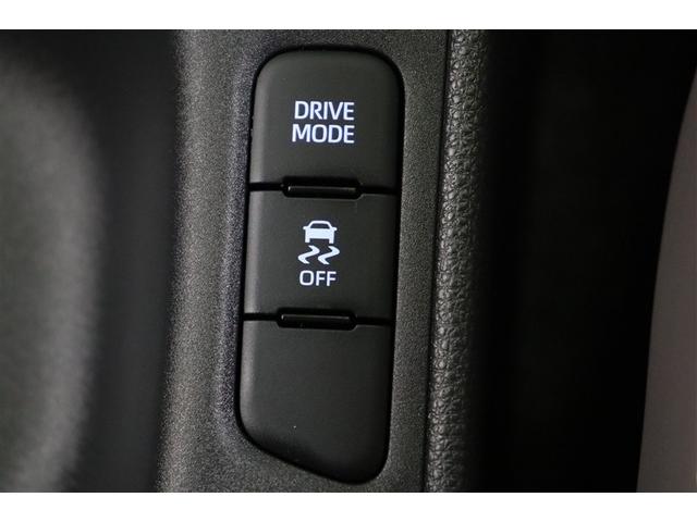 燃費優先の「ＥＣＯ」、走りと燃費のバランスにすぐれた「ＮＯＲＭＡＬ」、すぐれた加速を発揮する「ＰＯＷＥＲ」。など、気分や走行状況に合わせて走りを選べるドライブモードセレクトが装備されています。