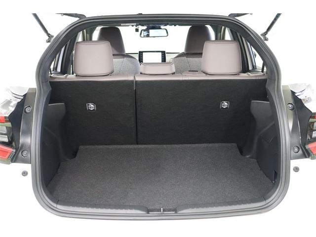 コンパクトなボディなのに高さも幅も十分で、開口部を広く取ったラゲージスペースです。使い勝手の良い形状で、荷物の積み下ろしもラクに出来ます。