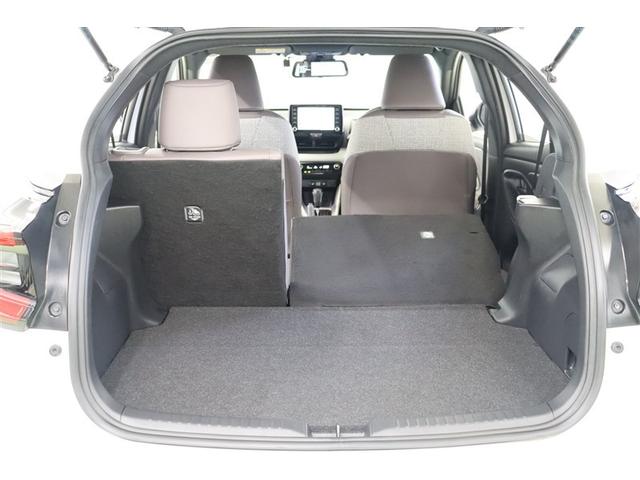 ６：４分割シートですので使う分だけ倒せます！乗車人数や荷物の量、長さなどに応じてフレキシブルにアレンジできます。後部座席に乗車しながら長尺物も積み込めます。