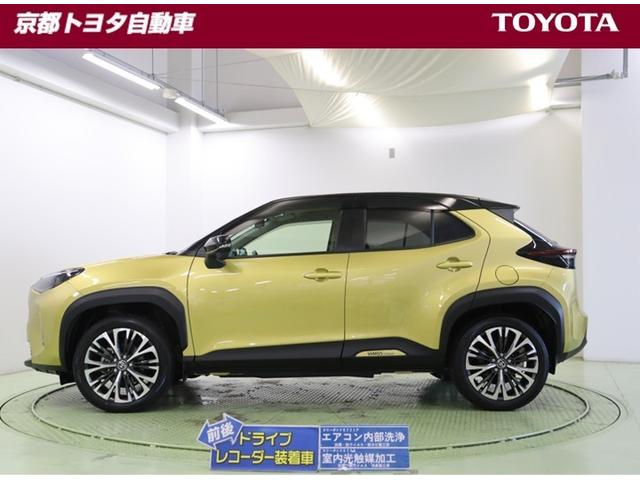 ヤリスクロス ハイブリッドＺ　クルーズＣ　横滑防止装置　リアカメラ　フルセグ地デジ　ＬＥＤライト　メモリーナビゲーション　点検記録簿　ナビ＆ＴＶ　盗難防止装置　電動シート　ドライブレコーダー　ＡＷ　キーレス　ＤＶＤ再生　ＡＢＳ（2枚目）