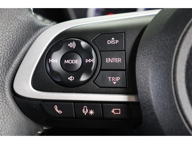 �^�]���Ɏ�𗣂��Ȃ��Ă��n���Y�t���[�d�b�≹���F���A�I�[�f�B�I�����}���`�C���t�H���[�V�����f�B�X�v���C���̕\���ؑւ����o����X�C�b�`�t�B���s���Ɏ�������炳���o����茳����͈��S�^�]�ɂȂ���܂��B