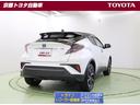 後退時車両検知警報【ＲＣＴＡ】搭載。ＢＳＭのシステムを活用し、バックで出庫する際に左右から接近する車両を検知、ドアミラーのインジケーターの点滅と警報音で警告し、安全確認をサポートしてくれます。