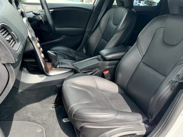 Ｖ４０ Ｄ４　インスクリプション　★禁煙車★革シート★純正ナビ★バックカメラ★前席パワーシート★シートヒーター★クリソナ★衝突軽減ブレーキ★ＬＥＤヘッドライト★Ｂｌｕｅｔｏｏｔｈ★ＥＴＣ★ドラレコ★純正アルミ★スペアキー★点検整備付★（31枚目）