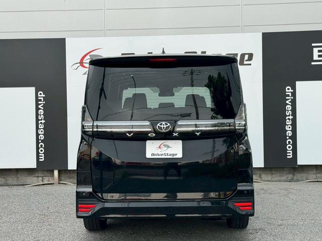 TOYOTA VOXY S-G Best Japan Spec Recon Car for Import Malaysia