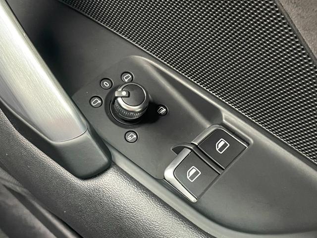 ＴＴクーペ ４０ＴＦＳＩ　Ｓラインパッケージ　ユーザー買取車　Ｓラインパッケージ　マトリクスＬＥＤ　禁煙車　バーチャルコックピット　Ｂカメラ　スペアキー　取説保証書付　ＥＴＣ　前ドラレコ　クルコン　ＢＳＭ　Ｂホールド　パワーシート　点検整備付（33枚目）
