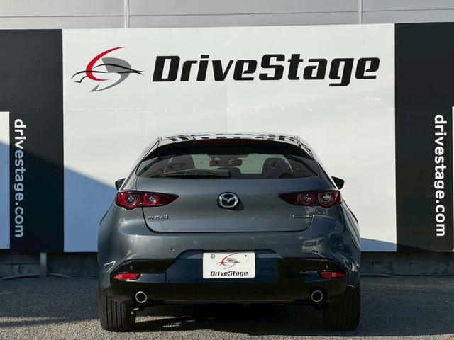 ＭＡＺＤＡ３ファストバック １５Ｓツーリング　禁煙車　純正ナビ　フルセグ　パノラマビューモニター　置くだけ充電　ＥＴＣ　ドライブレコーダー　ブラインドスポットモニター　ヘッドアップディスプレイ　ブレーキホールド　純正アルミホイール　点検整備付（12枚目）