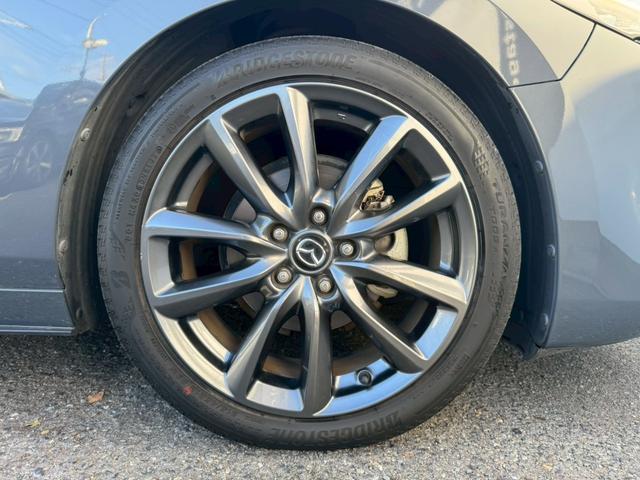 ＭＡＺＤＡ３ファストバック １５Ｓツーリング　禁煙車　純正ナビ　フルセグ　パノラマビューモニター　置くだけ充電　ＥＴＣ　ドライブレコーダー　ブラインドスポットモニター　ヘッドアップディスプレイ　ブレーキホールド　純正アルミホイール　点検整備付（41枚目）