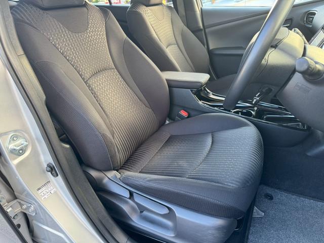 プリウス Ａ　禁煙車　純正ナビ　Ｂｌｕｅｔｏｏｔｈ　ＥＴＣ　バックカメラ　アダプティブクルーズ　オートハイビーム　パーキングアシスト　衝突軽減ブレーキ　ＬＥＤヘッドライト　純正アルミ　ドライブレコーダー　車検整備付（11枚目）