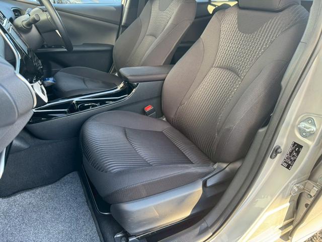 プリウス Ａ　禁煙車　純正ナビ　Ｂｌｕｅｔｏｏｔｈ　ＥＴＣ　バックカメラ　アダプティブクルーズ　オートハイビーム　パーキングアシスト　衝突軽減ブレーキ　ＬＥＤヘッドライト　純正アルミ　ドライブレコーダー　車検整備付（12枚目）