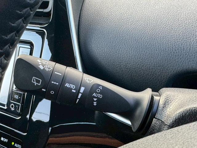 プリウス Ａ　禁煙車　純正ナビ　Ｂｌｕｅｔｏｏｔｈ　ＥＴＣ　バックカメラ　アダプティブクルーズ　オートハイビーム　パーキングアシスト　衝突軽減ブレーキ　ＬＥＤヘッドライト　純正アルミ　ドライブレコーダー　車検整備付（28枚目）