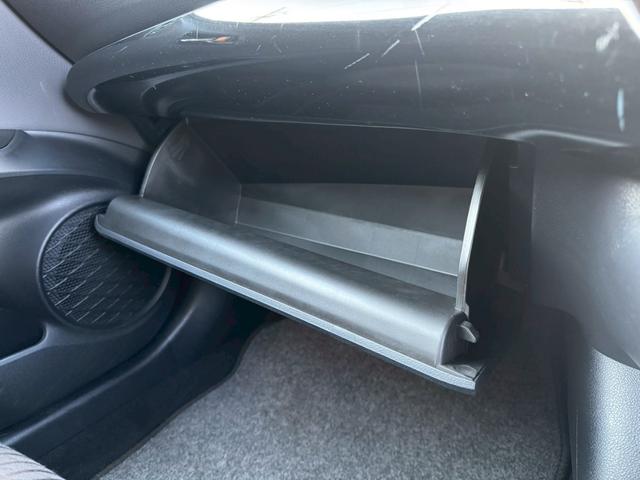 プリウス Ａ　禁煙車　純正ナビ　Ｂｌｕｅｔｏｏｔｈ　ＥＴＣ　バックカメラ　アダプティブクルーズ　オートハイビーム　パーキングアシスト　衝突軽減ブレーキ　ＬＥＤヘッドライト　純正アルミ　ドライブレコーダー　車検整備付（36枚目）