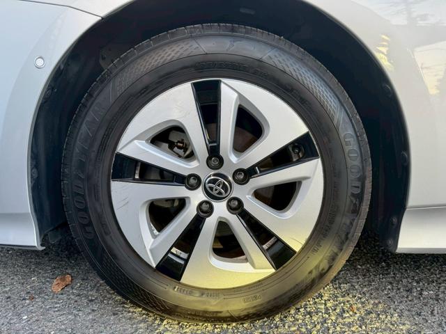 プリウス Ａ　禁煙車　純正ナビ　Ｂｌｕｅｔｏｏｔｈ　ＥＴＣ　バックカメラ　アダプティブクルーズ　オートハイビーム　パーキングアシスト　衝突軽減ブレーキ　ＬＥＤヘッドライト　純正アルミ　ドライブレコーダー　車検整備付（43枚目）