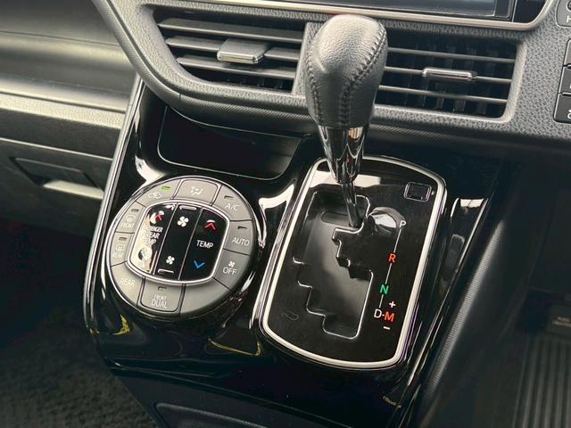 TOYOTA NOAH SI WxB