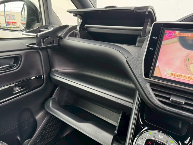 TOYOTA NOAH SI WxB