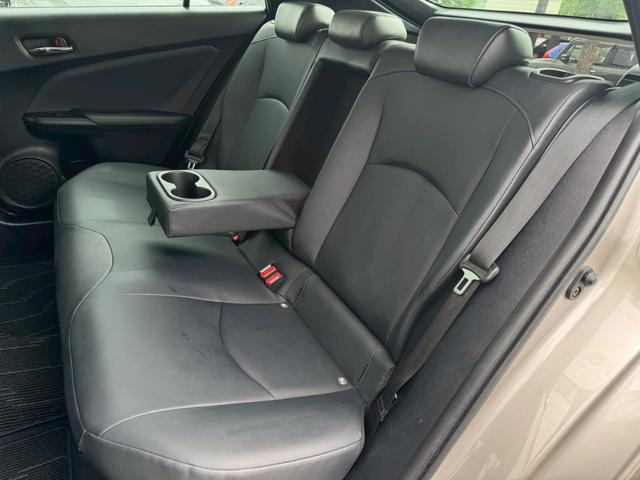 プリウス Aツーリングセレクション 禁煙車 純正9インチナビ フルセグ Bluetooth ETC2.0 黒革シート シートヒーター パワーシート 衝突軽減ブレーキ パーキングアシスト BSM HUD Aハイビーム ドラレコ 点検整備付(18枚目)