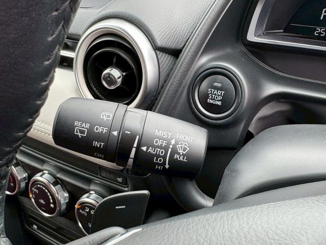 CX-3 15S 100周年特別記念車 禁煙 純正ナビ 赤革シート BOSEサウンド フルセグ 全周囲カメラ シートヒーター ステアリングヒーター アダプティブクルーズ パワーシート 衝突軽減ブレーキ BSM HUD ブレーキH 車検整備付(35枚目)