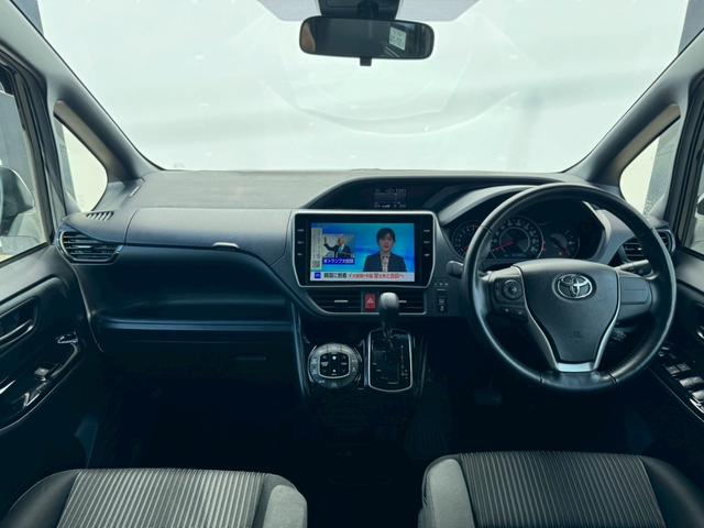 ヴォクシー ZS 禁煙車 純正10インチナビ フルセグ Bluetooth バックカメラ ETC 衝突軽減ブレーキ オートハイビーム レーンキープアシスト パワースライドドア LEDヘッドライト 純正アルミ 点検整備付(6枚目)