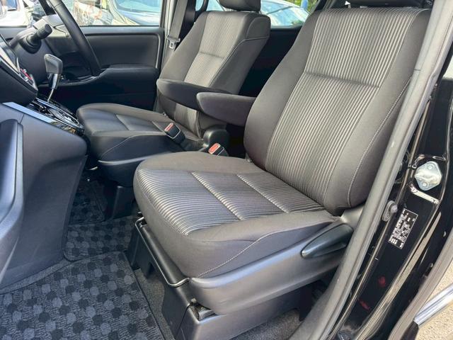 ヴォクシー ZS 禁煙車 純正10インチナビ フルセグ Bluetooth バックカメラ ETC 衝突軽減ブレーキ オートハイビーム レーンキープアシスト パワースライドドア LEDヘッドライト 純正アルミ 点検整備付(13枚目)