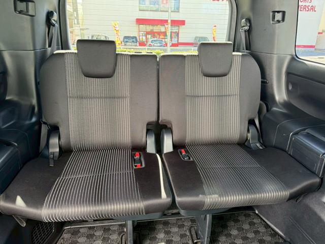 ヴォクシー ZS 禁煙車 純正10インチナビ フルセグ Bluetooth バックカメラ ETC 衝突軽減ブレーキ オートハイビーム レーンキープアシスト パワースライドドア LEDヘッドライト 純正アルミ 点検整備付(17枚目)