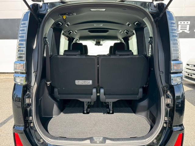 ヴォクシー ZS 禁煙車 純正10インチナビ フルセグ Bluetooth バックカメラ ETC 衝突軽減ブレーキ オートハイビーム レーンキープアシスト パワースライドドア LEDヘッドライト 純正アルミ 点検整備付(18枚目)