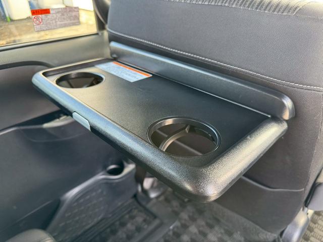 ヴォクシー ZS 禁煙車 純正10インチナビ フルセグ Bluetooth バックカメラ ETC 衝突軽減ブレーキ オートハイビーム レーンキープアシスト パワースライドドア LEDヘッドライト 純正アルミ 点検整備付(29枚目)