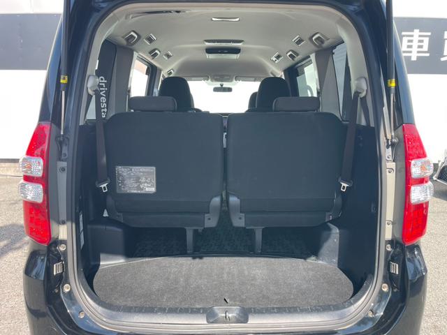 ノア Ｓｉ　ユーザー買取車　禁煙車　社外９インチナビ　アルパインフリップダウンモニター　両側電動スライドドア　バックカメラ　パドルシフト　プッシュスタート　ＥＴＣ　ＢＬＵＥＴＯＯＴＨ　純正アルミ　車検整備付（17枚目）