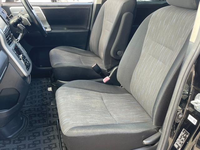 ノア Ｓｉ　ユーザー買取車　禁煙車　社外９インチナビ　アルパインフリップダウンモニター　両側電動スライドドア　バックカメラ　パドルシフト　プッシュスタート　ＥＴＣ　ＢＬＵＥＴＯＯＴＨ　純正アルミ　車検整備付（28枚目）