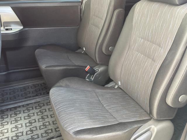 ノア Ｓｉ　ユーザー買取車　禁煙車　社外９インチナビ　アルパインフリップダウンモニター　両側電動スライドドア　バックカメラ　パドルシフト　プッシュスタート　ＥＴＣ　ＢＬＵＥＴＯＯＴＨ　純正アルミ　車検整備付（29枚目）